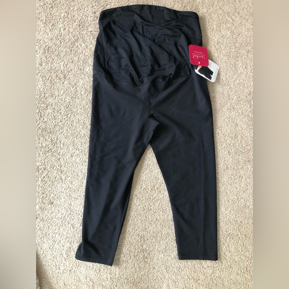 Isabel maternity active capris size large